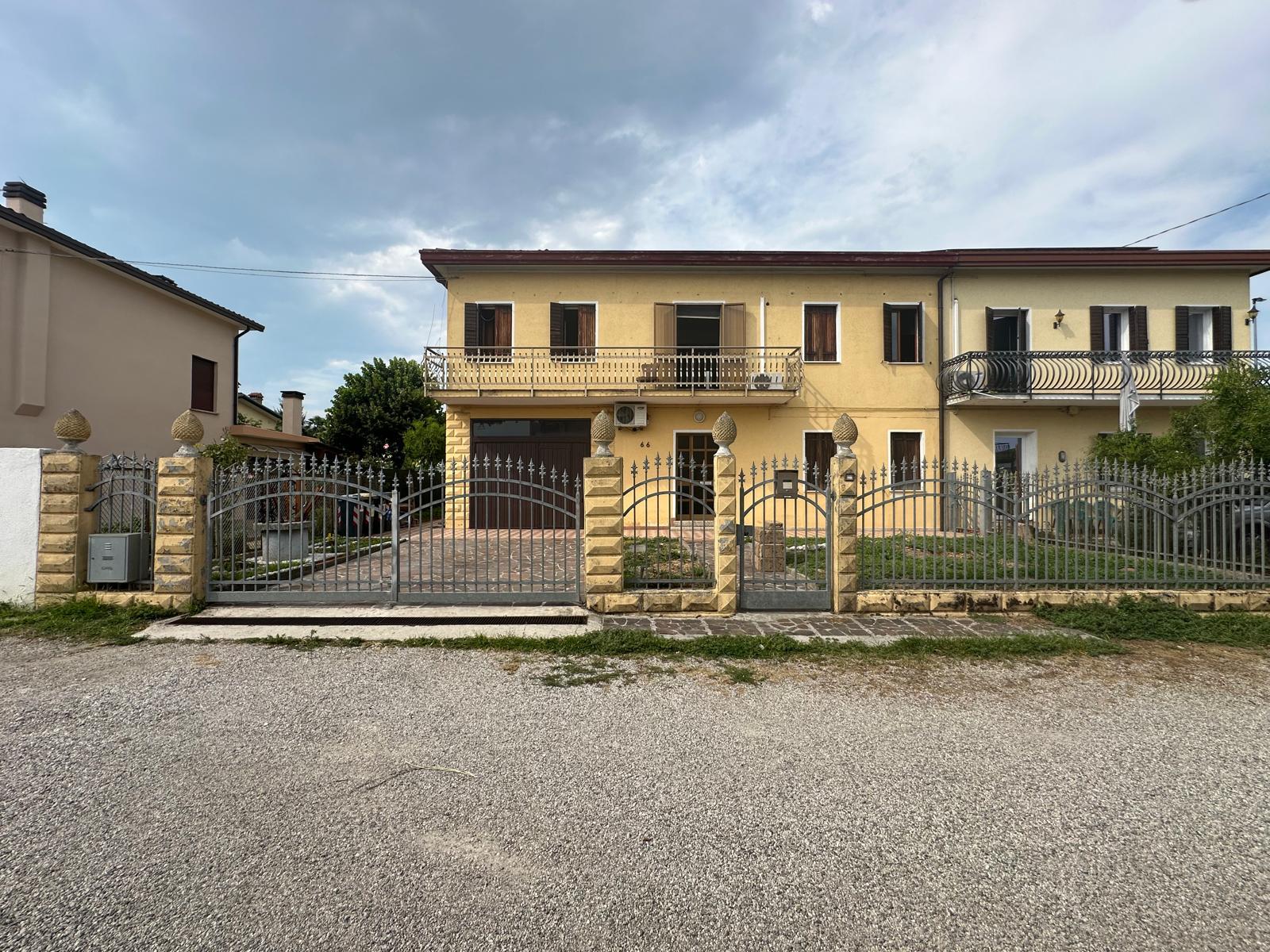 Casa à Venda – 440m² – Fossò | Veneza, Itália